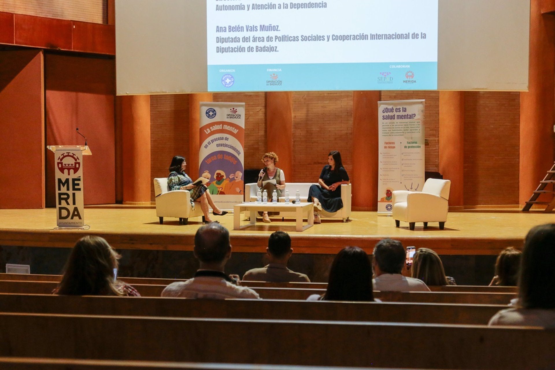 Médicos del Mundo celebra en Mérida un encuentro de buenas prácticas para mejorar la salud mental de los mayores Médicos del Mundo celebra en Mérida un encuentro de buenas prácticas para mejorar la salud mental de los mayores