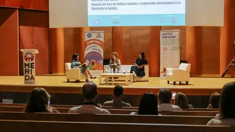 Médicos del Mundo celebra en Mérida un encuentro de buenas prácticas para mejorar la salud mental de los mayores Médicos del Mundo celebra en Mérida un encuentro de buenas prácticas para mejorar la salud mental de los mayores