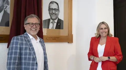 El retrato del expresidente José Martí ya cuelga en la Diputación de Castellón El retrato del expresidente José Martí ya cuelga en la Diputación de Castellón