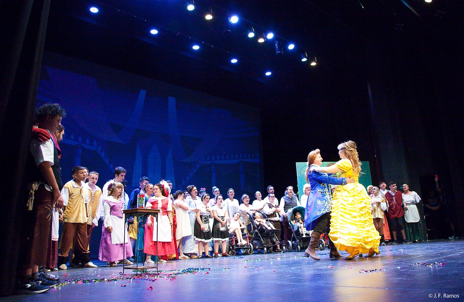 El gran fin de fiesta de "la bella y la bestia" El gran fin de fiesta de "la bella y la bestia"