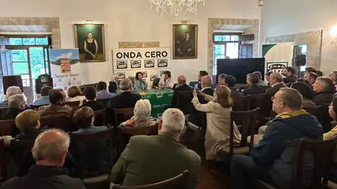 Emisión de nuestro programa especial desde el Palacio Casa Estrada de Bimenes Emisión de nuestro programa especial desde el Palacio Casa Estrada de Bimenes