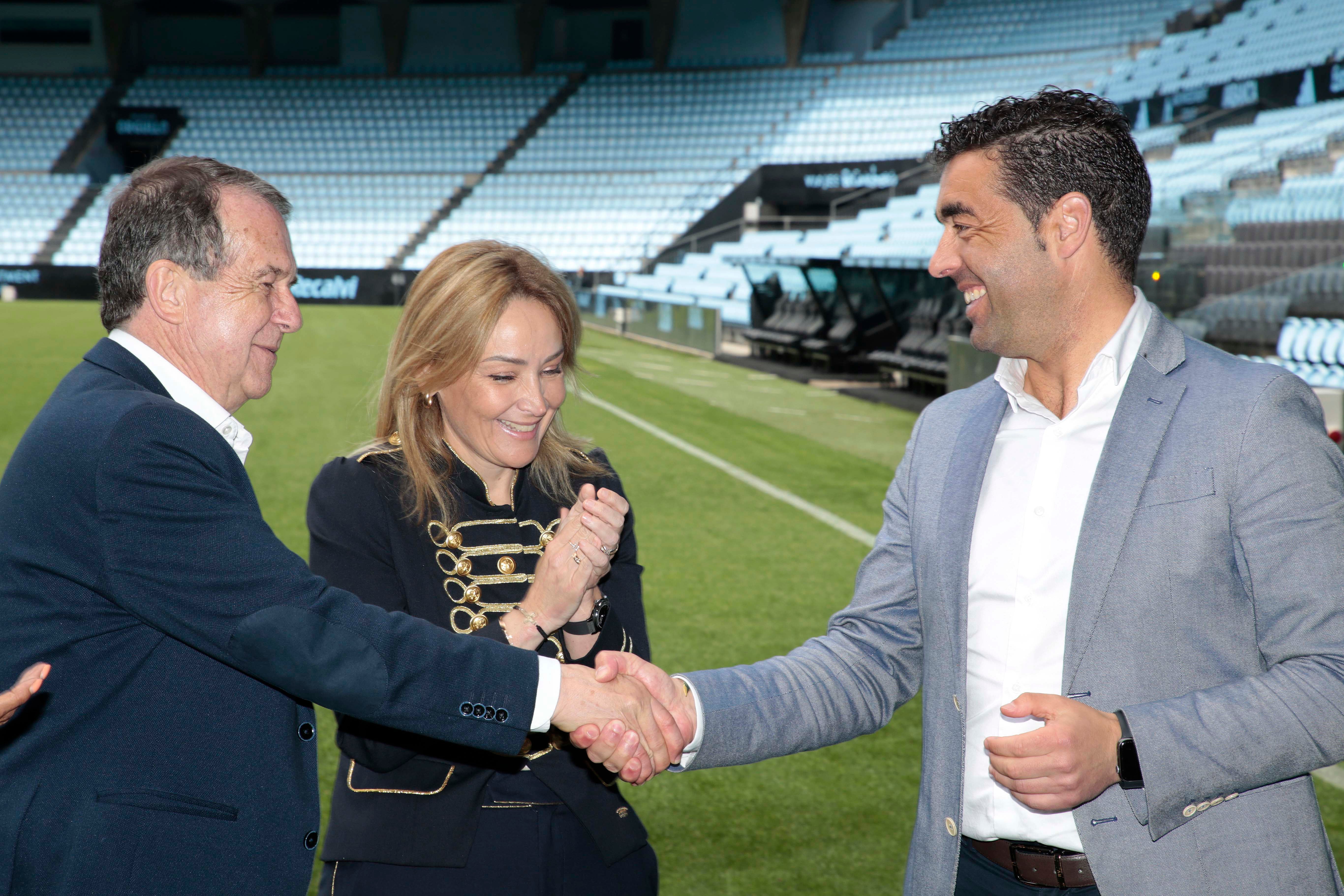 Diputación de Pontevedra y Concello de Vigo firman el convenio para la reforma de la grada de Gol Diputación de Pontevedra y Concello de Vigo firman el convenio para la reforma de la grada de Gol