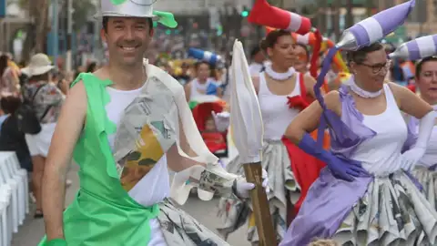 Una imagen del Desfile del Ninot en Alicante Una imagen del Desfile del Ninot en Alicante