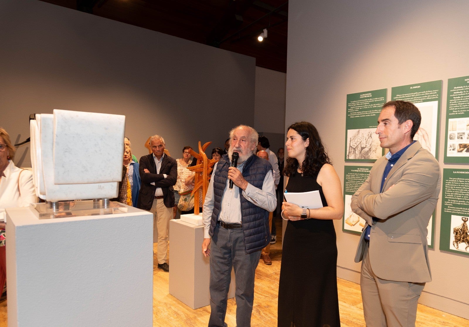 La sala de exposición del Centro Cultural Provincial acoge ‘La escultura y sus expresiones’ del palentino Luis Alonso Muñoz La sala de exposición del Centro Cultural Provincial acoge ‘La escultura y sus expresiones’ del palentino Luis Alonso Muñoz