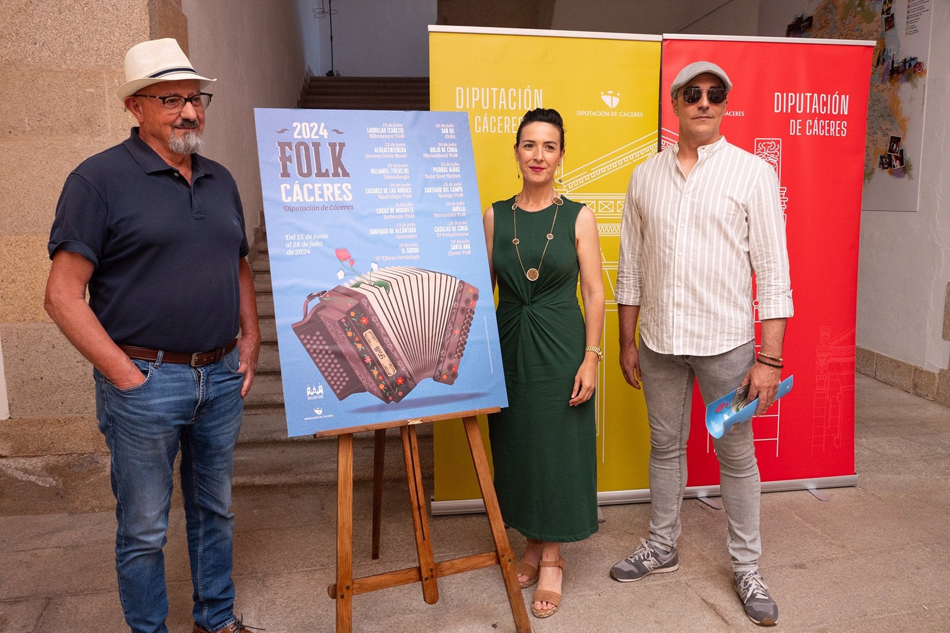 El Festival Folk de la Diputación de Cáceres llega este año a 14 municipios para promocionar las tradiciones El Festival Folk de la Diputación de Cáceres llega este año a 14 municipios para promocionar las tradiciones