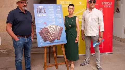 El Festival Folk de la Diputación de Cáceres llega este año a 14 municipios para promocionar las tradiciones El Festival Folk de la Diputación de Cáceres llega este año a 14 municipios para promocionar las tradiciones