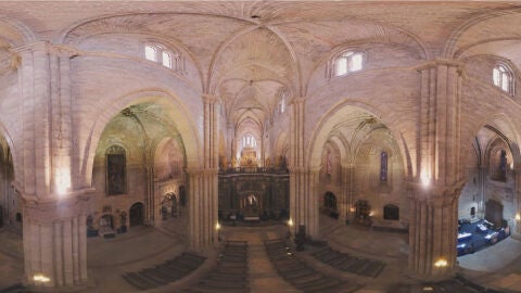 Interior catedral de Sig&uuml;enza.