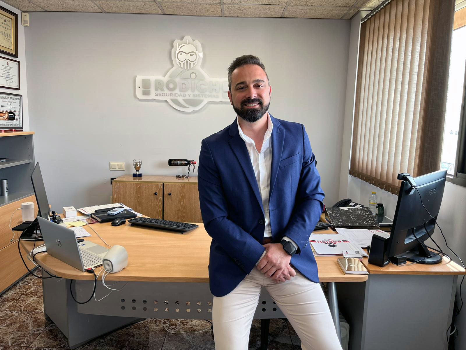 En Onda Cero hablamos con Jose Cruz, presidente de la Asociación Granadina de Empresas de Seguridad En Onda Cero hablamos con Jose Cruz, presidente de la Asociación Granadina de Empresas de Seguridad