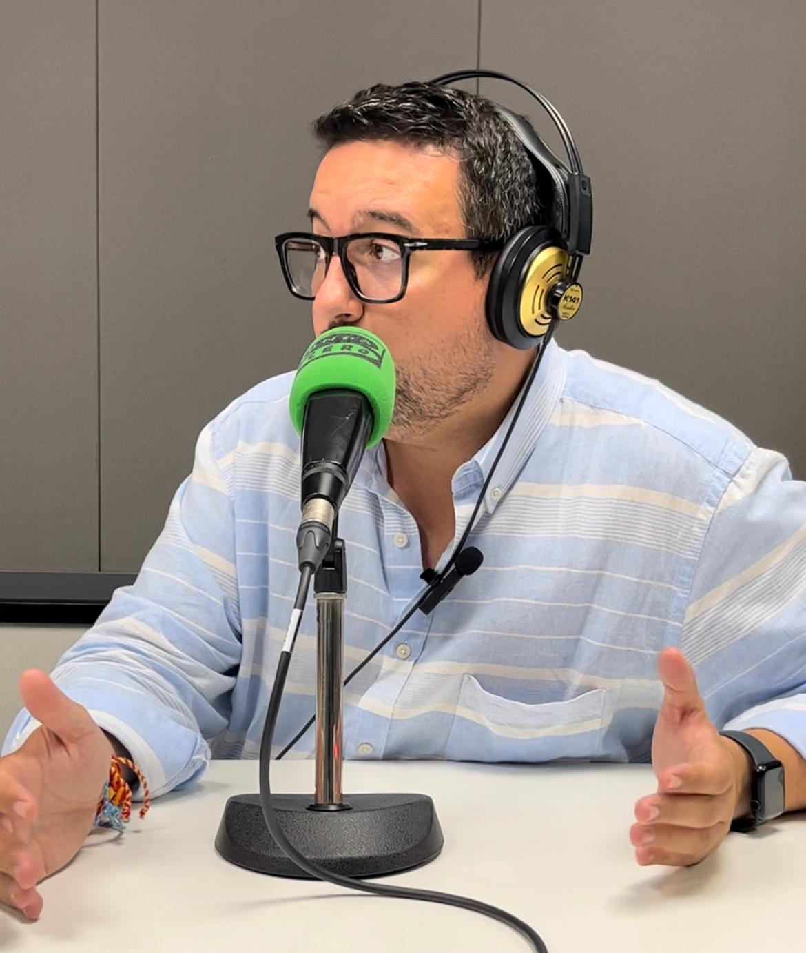 Adrián Casabó, director general de FVMP: "Compagino los cargos municipales con la dirección general, renunciando al sueldo del ayuntamiento de Vila-real" Adrián Casabó, director general de FVMP: "Compagino los cargos municipales con la dirección general, renunciando al sueldo del ayuntamiento de Vila-real"