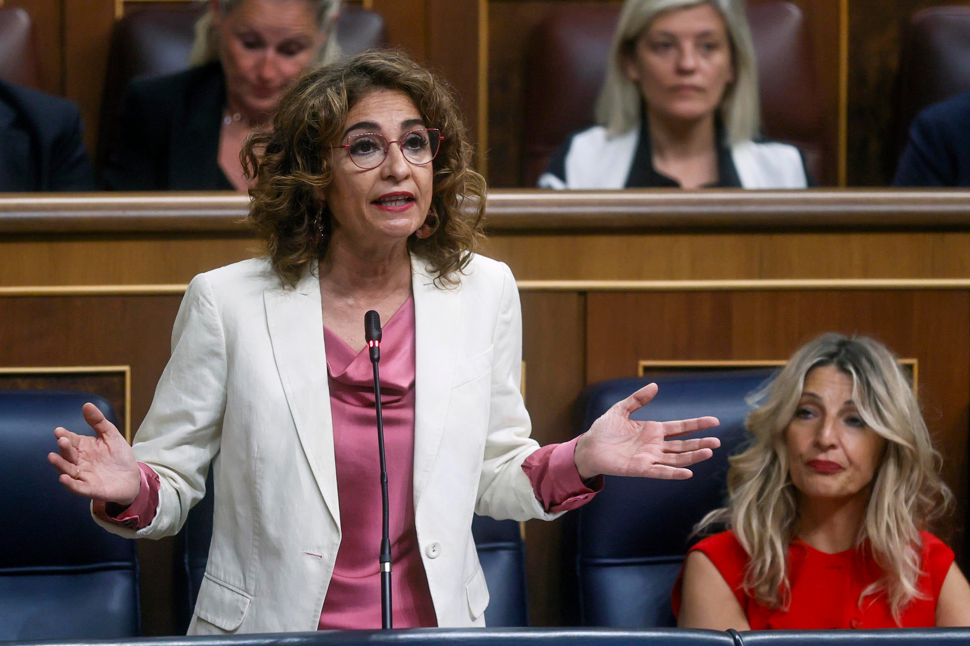 El Gobierno pide a Feijóo que se posicione tras los ataques de Milei en su encuentro con Ayuso El Gobierno pide a Feijóo que se posicione tras los ataques de Milei en su encuentro con Ayuso