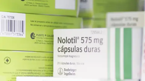 Imagen de archivo de varias cajas con Nolotil. Imagen de archivo de varias cajas con Nolotil.