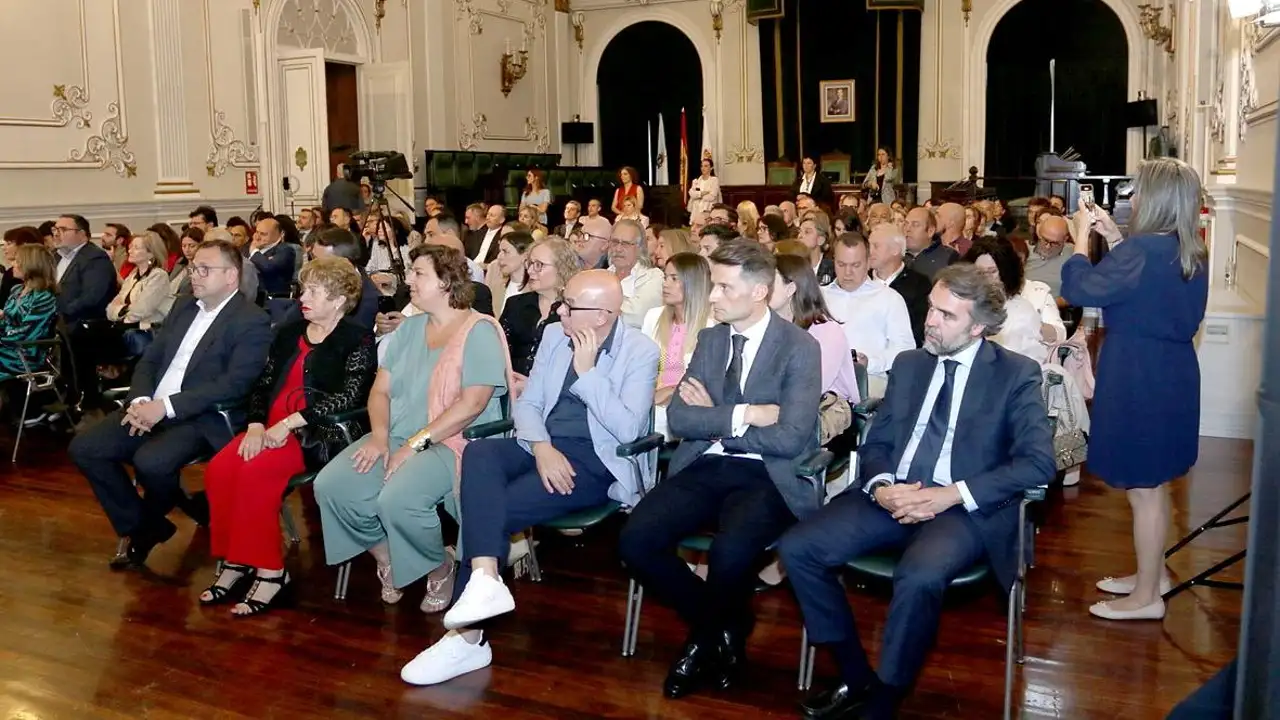 Imagen del auditorio durante la entrega de los I Premios Gente Viajera de Galicia. Foto: Juan Caballero Imagen del auditorio durante la entrega de los I Premios Gente Viajera de Galicia. Foto: Juan Caballero