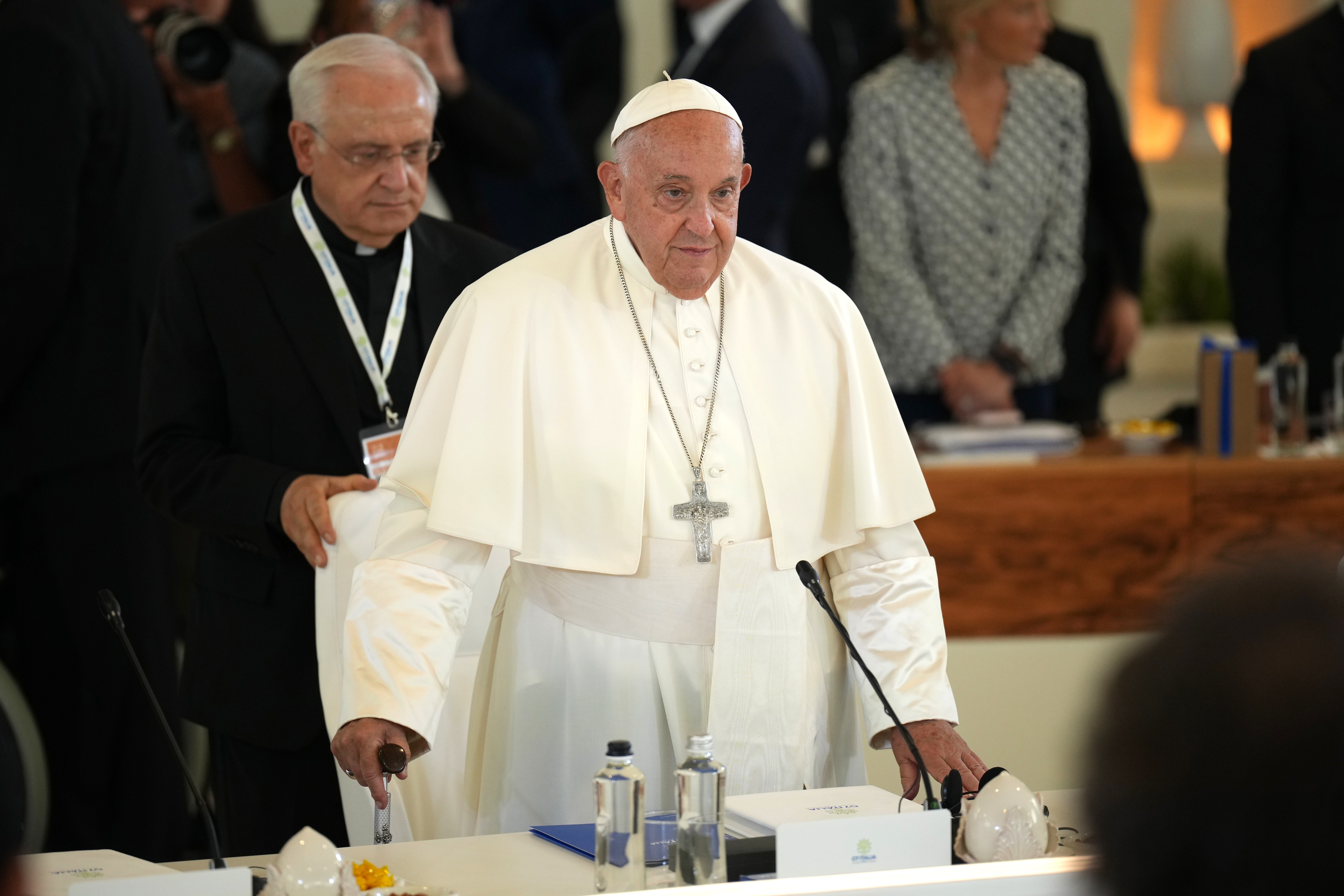 El papa Francisco advierte al G7 del uso de la Inteligencia Artificial en las guerras y pide prohibir las "armas autónomas letales" El papa Francisco advierte al G7 del uso de la Inteligencia Artificial en las guerras y pide prohibir las "armas autónomas letales"