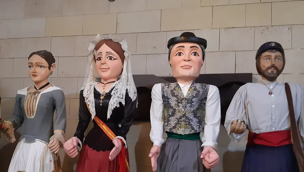 Els Nanos i Gigants d'Alacant abren todos los desfiles Els Nanos i Gigants d'Alacant abren todos los desfiles