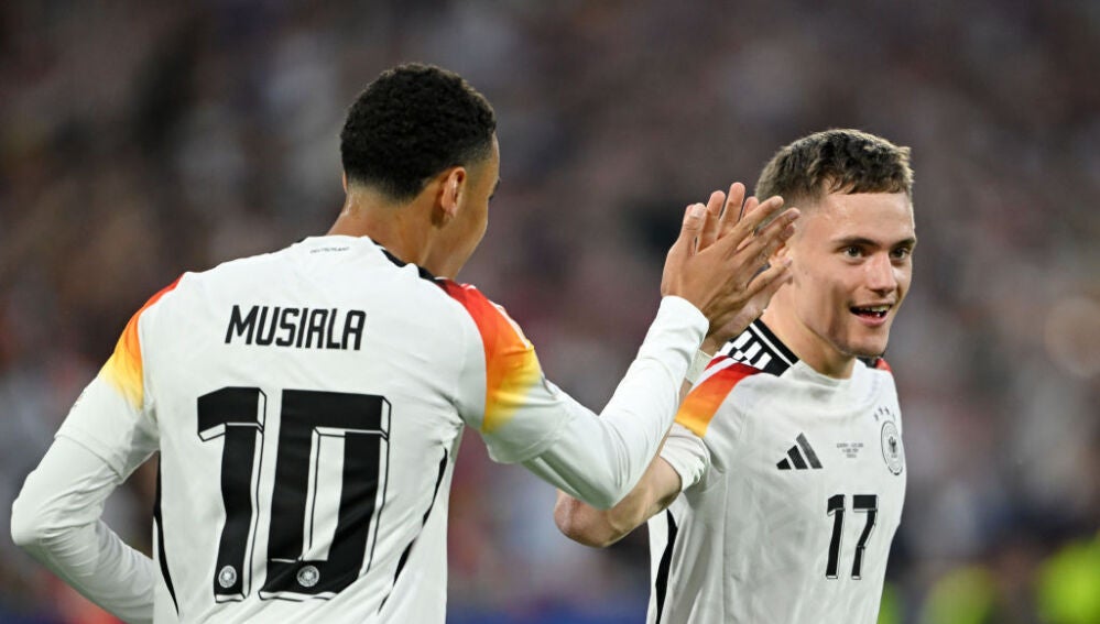 Musiala y Wirtz celebran un gol en la Eurocopa 