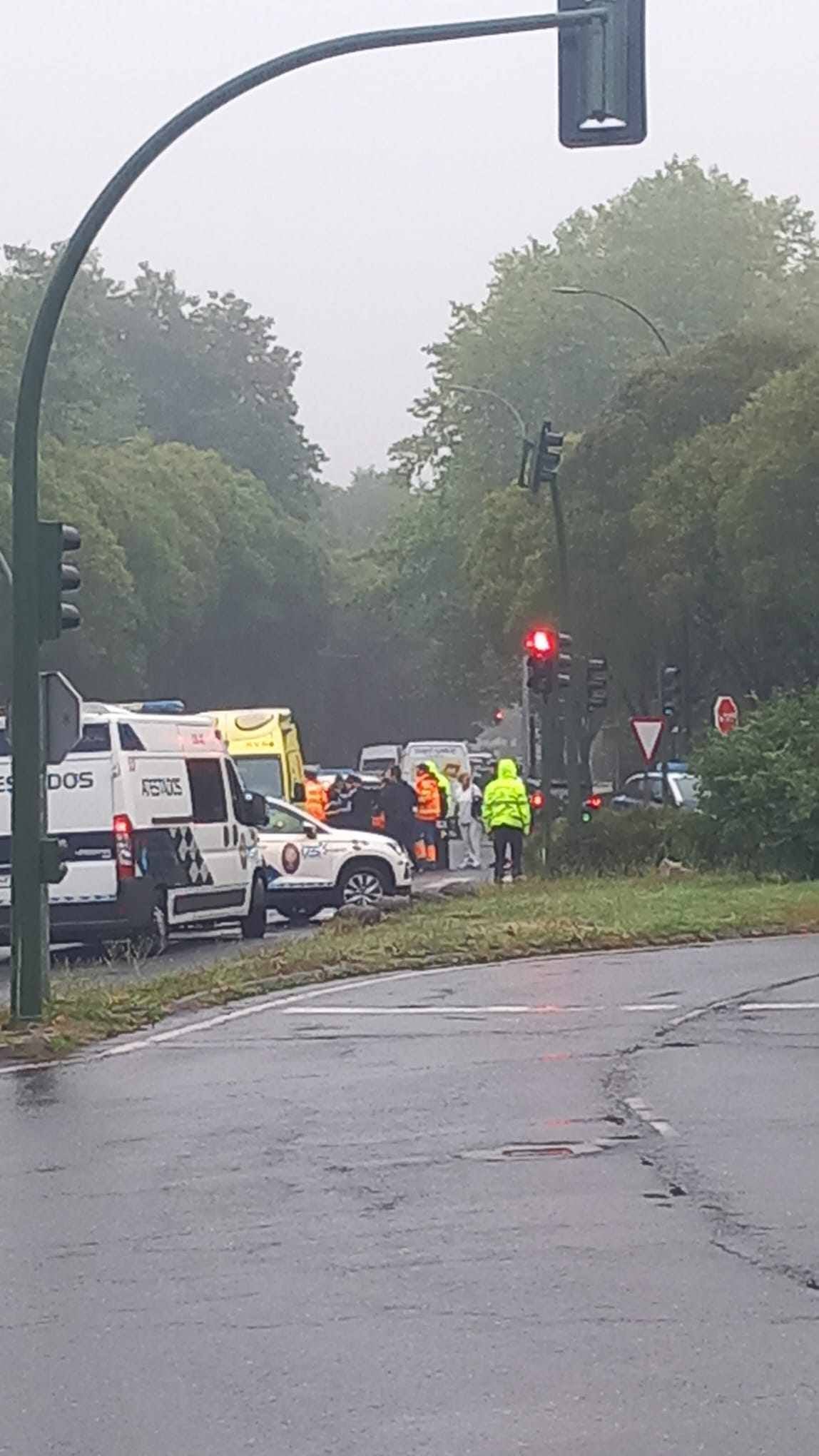 Dos jóvenes resultan atropelladas en San Caetano y el Ensanche de Santiago este viernes Dos jóvenes resultan atropelladas en San Caetano y el Ensanche de Santiago este viernes