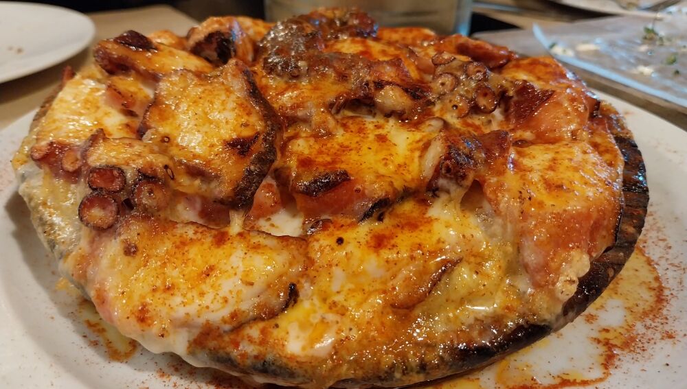 El pulpo no puede faltar en la mesa en Ribadavia