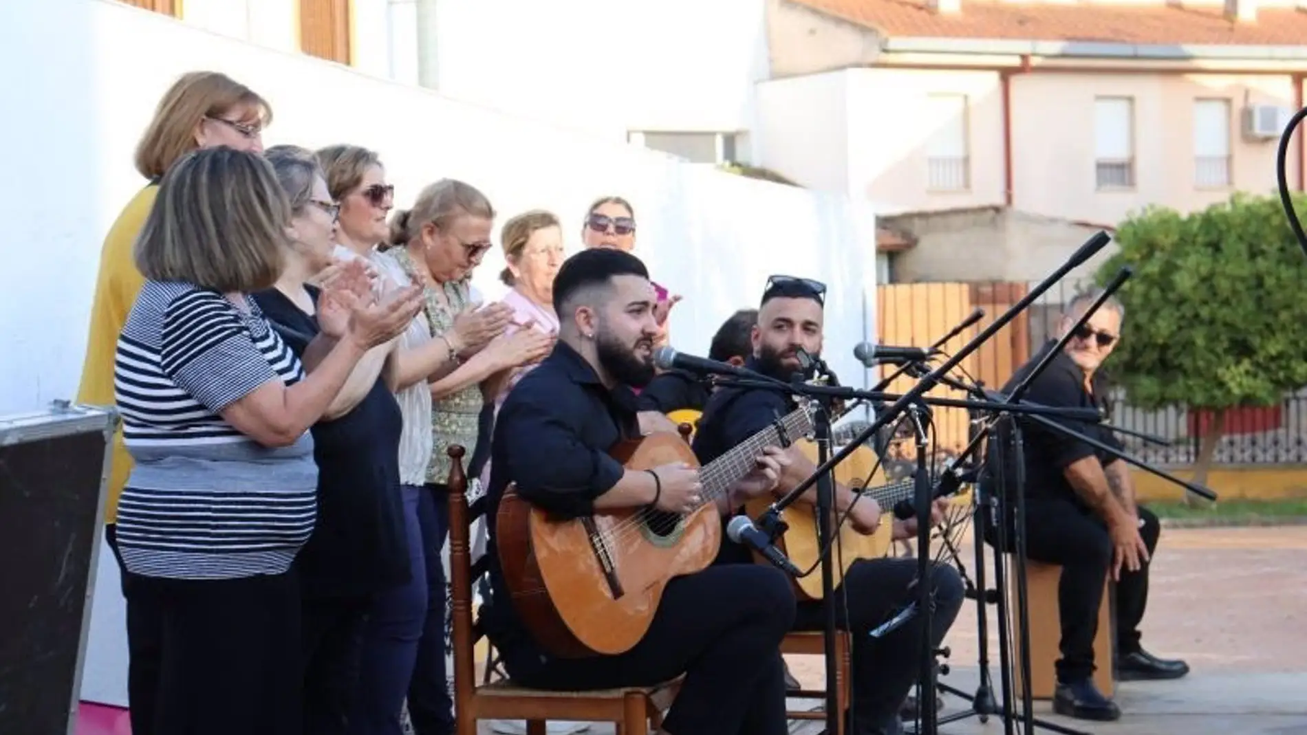 Fundación CB organiza una ruta de conciertos de flamenco en centros y residencias de mayores Fundación CB organiza una ruta de conciertos de flamenco en centros y residencias de mayores