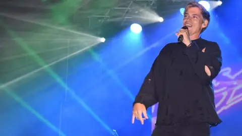El concierto de Carlos Baute en Renedo empezó hora y media tarde por problemas técnicos El concierto de Carlos Baute en Renedo empezó hora y media tarde por problemas técnicos