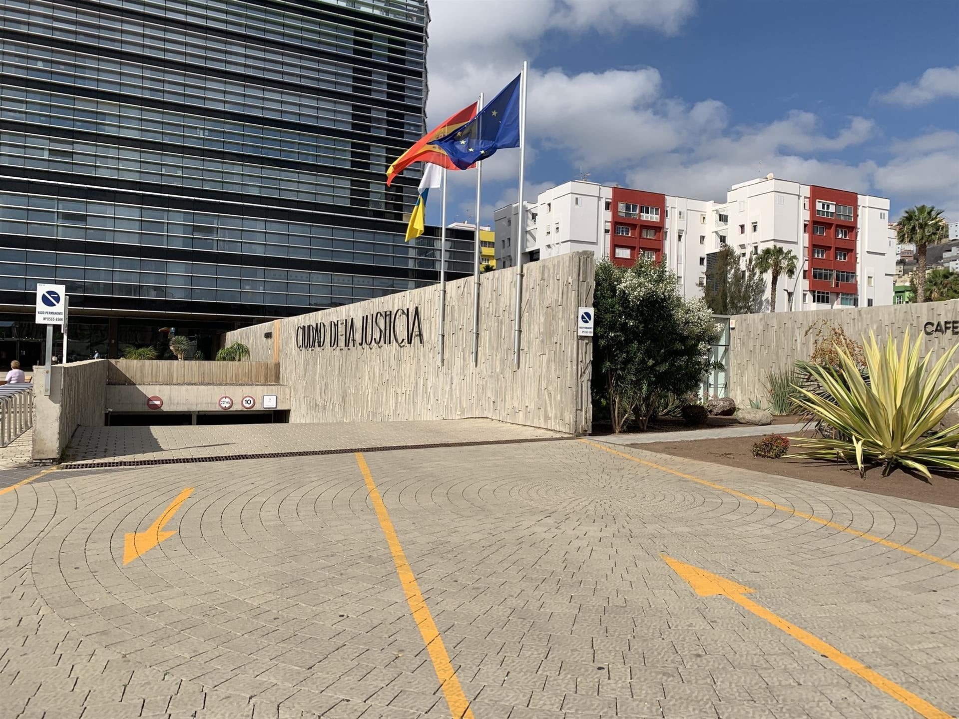 Condena de casi 30 años de cárcel para la falsa cirujana de Gran Canaria Condena de casi 30 años de cárcel para la falsa cirujana de Gran Canaria