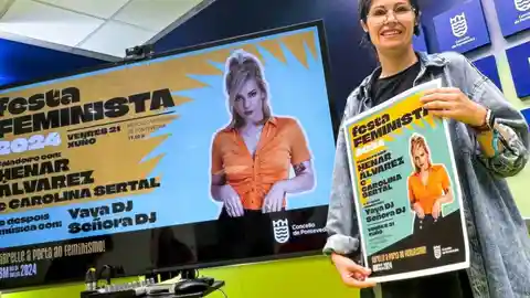 Aconcelleira de Igualdade, Anabel Gulías,presentando o cartaz Pontevedra celebra este venres a súa “Festa Feminista”