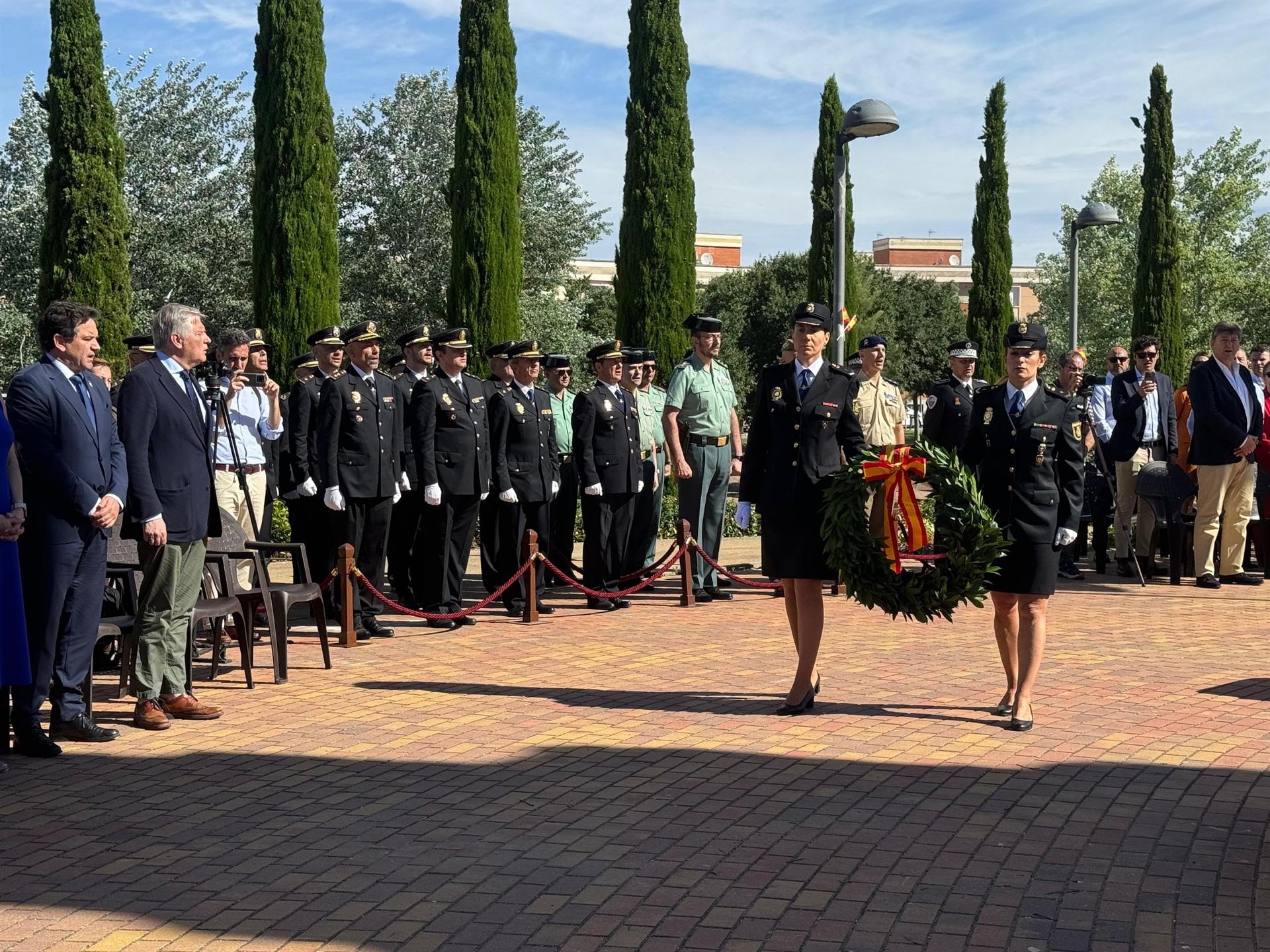 La Policía Nacional rinde homenaje en Ciudad Real a los 188 agentes víctimas del terrorismo, tres en la provincia La Policía Nacional rinde homenaje en Ciudad Real a los 188 agentes víctimas del terrorismo, tres en la provincia