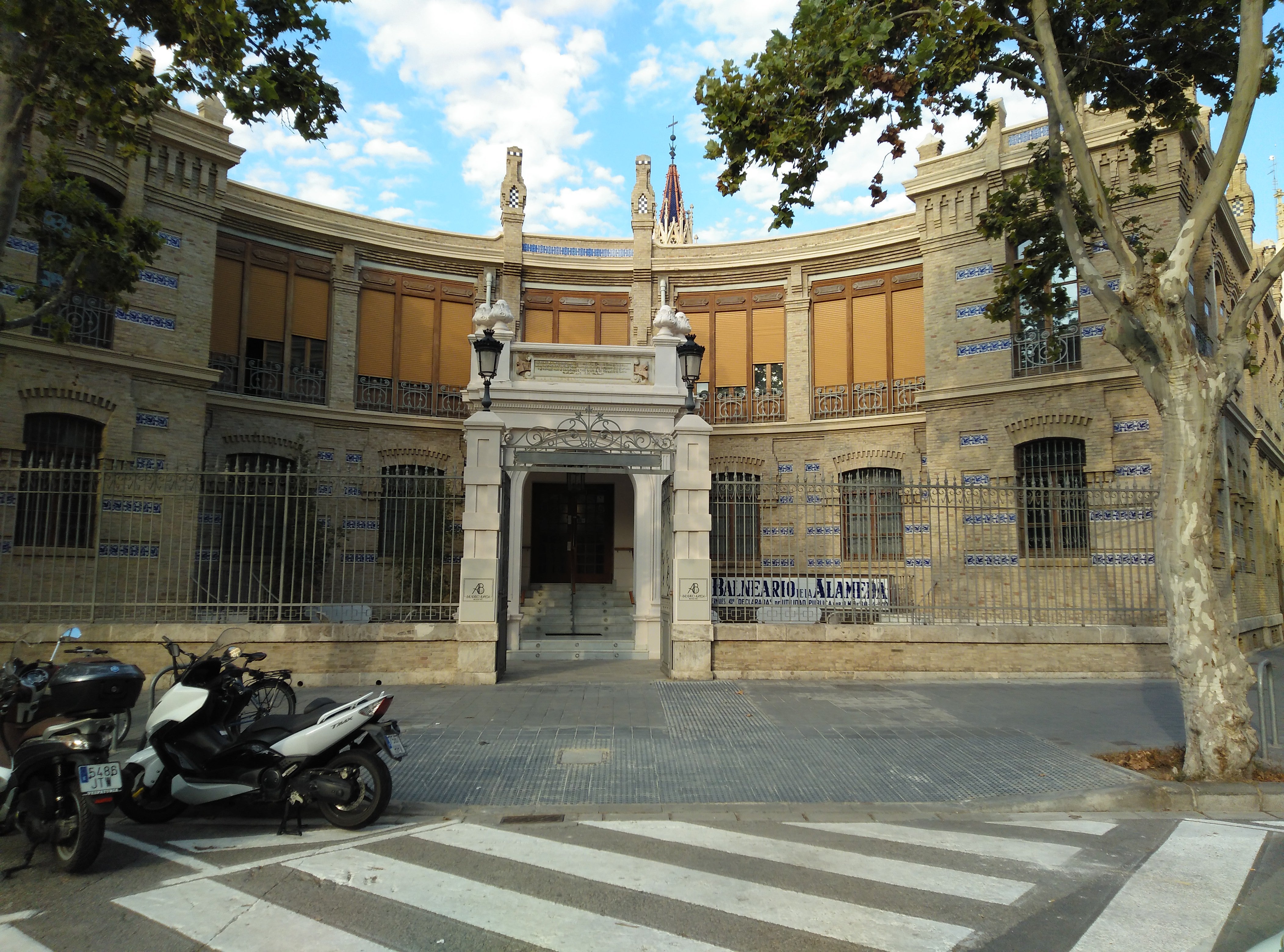 El Ayuntamiento de València reclamará daños y perjuicios al concesionario del balneario de La Alameda El Ayuntamiento de València reclamará daños y perjuicios al concesionario del balneario de La Alameda