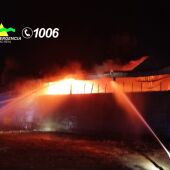 Incendio en una nava industrial de Almagro