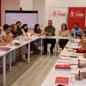 El PSPV defiende la retirada de la cruz franquista del Parque Ribalta y reitera su apoyo al colectivo LGTBI