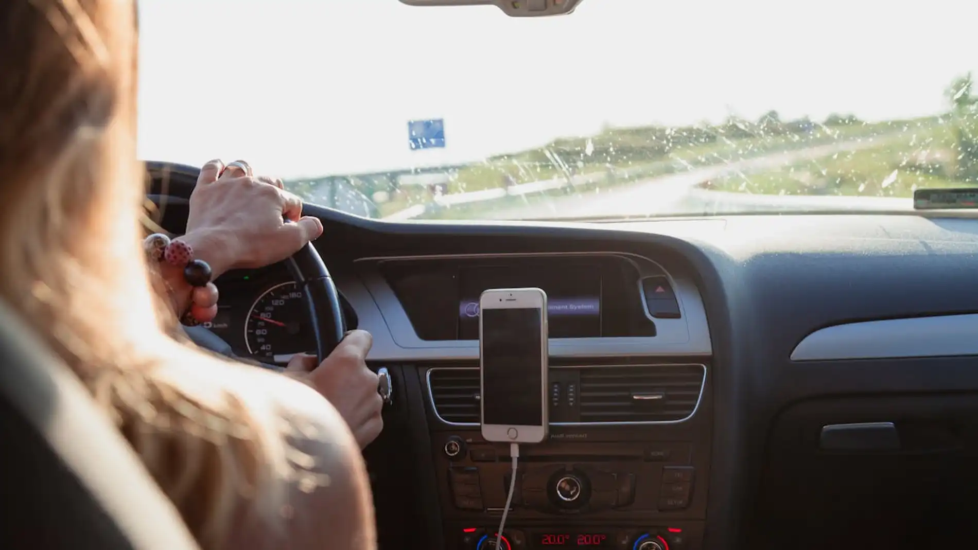 Coches autónomos o los conducidos por humanos: un estudio concluye cuál es más seguro Coches autónomos o los conducidos por humanos: un estudio concluye cuál es más seguro