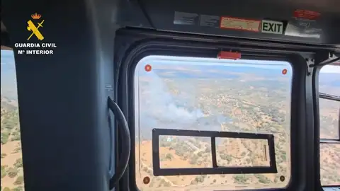 La Guardia Civil refuerza la vigilancia aérea para la prevención de incendios forestales en la provincia de Cáceres La Guardia Civil refuerza la vigilancia aérea para la prevención de incendios forestales en la provincia de Cáceres