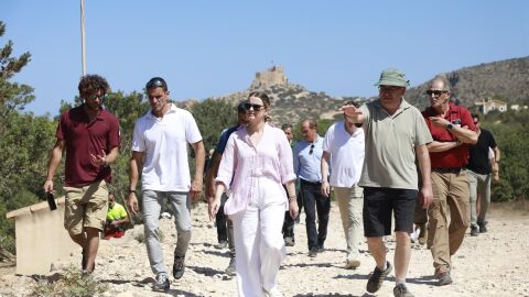 La presidenta del Govern, Marga Prohens, visita Cabrera