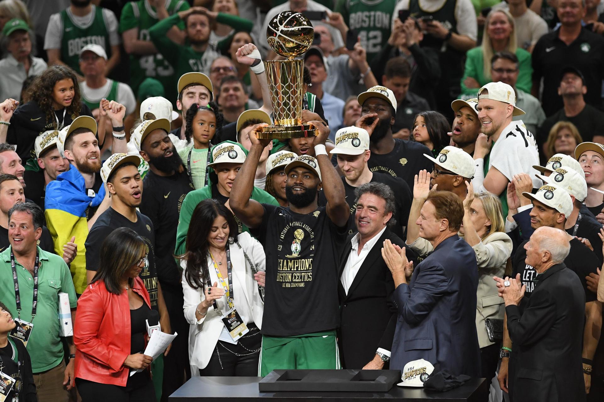 Los Celtics ganan a los Mavericks en el quinto partido y son campeones de la NBA Los Celtics ganan a los Mavericks en el quinto partido y son campeones de la NBA