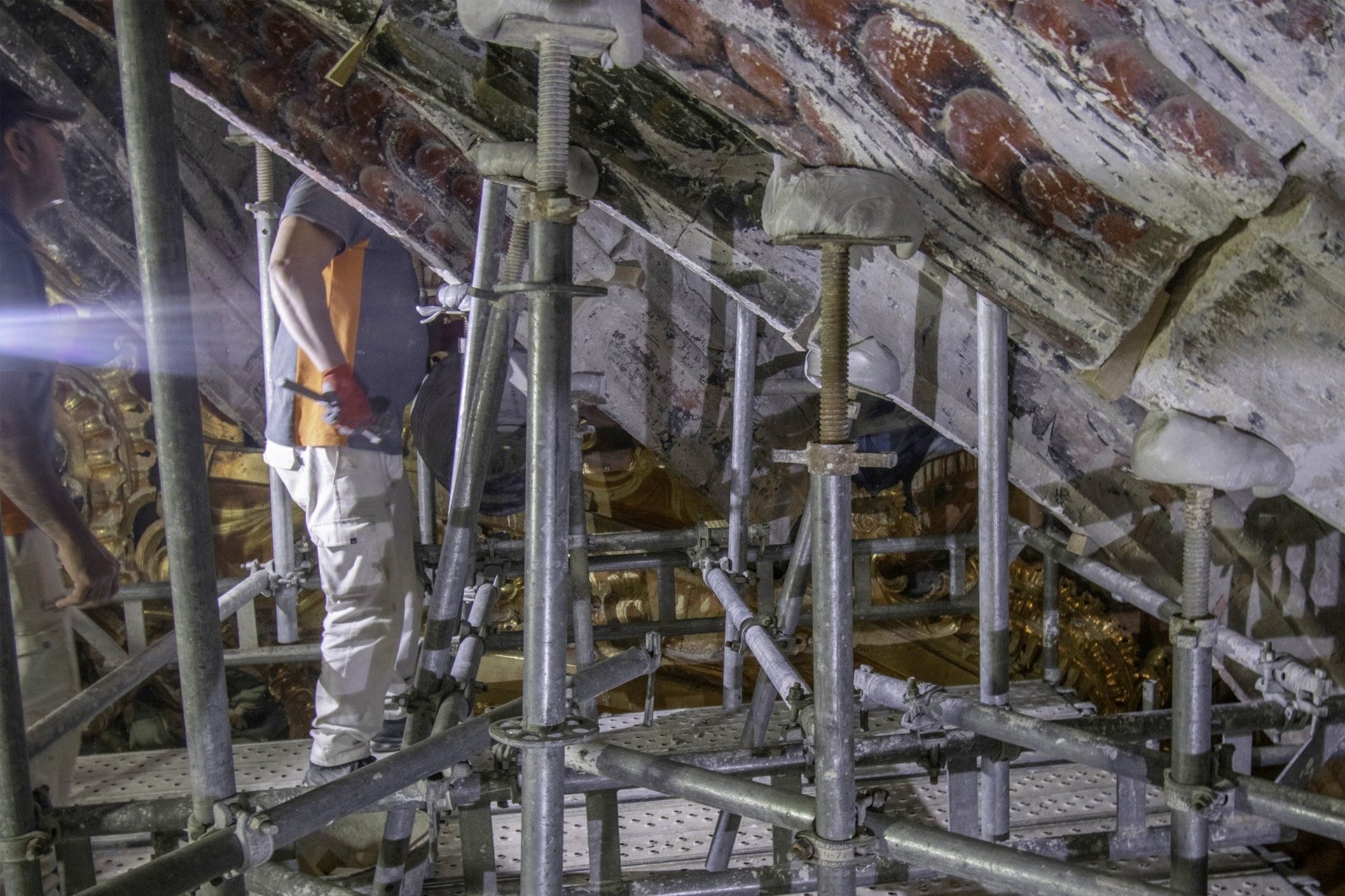 Comienza la intervención en la bóveda de la capilla mayor de la Iglesia Santa María de Becerril de Campos Comienza la intervención en la bóveda de la capilla mayor de la Iglesia Santa María de Becerril de Campos