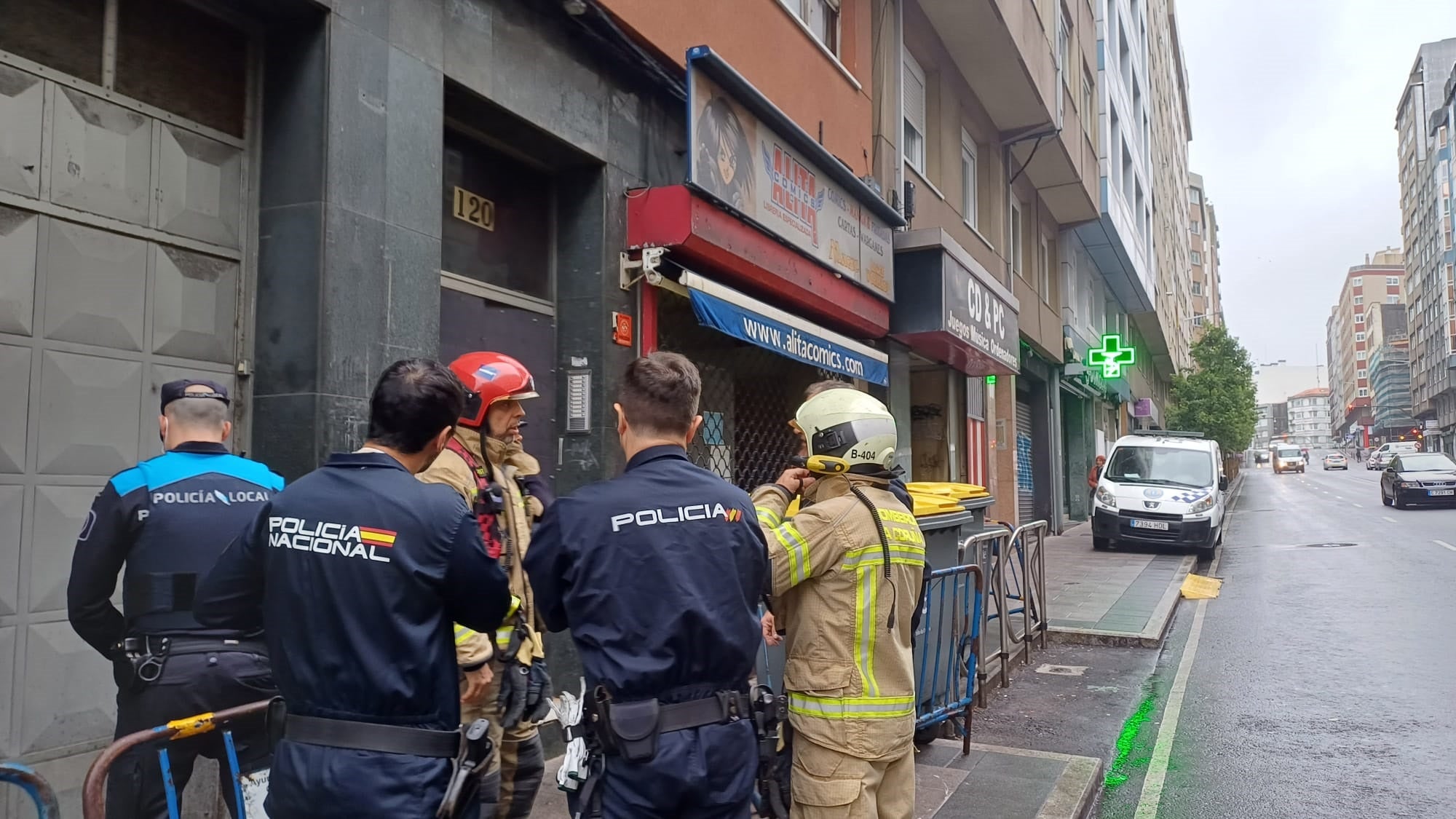 La Policía Científica investiga las causas del incendio del edificio okupa de la Ronda de Nelle La Policía Científica investiga las causas del incendio del edificio okupa de la Ronda de Nelle