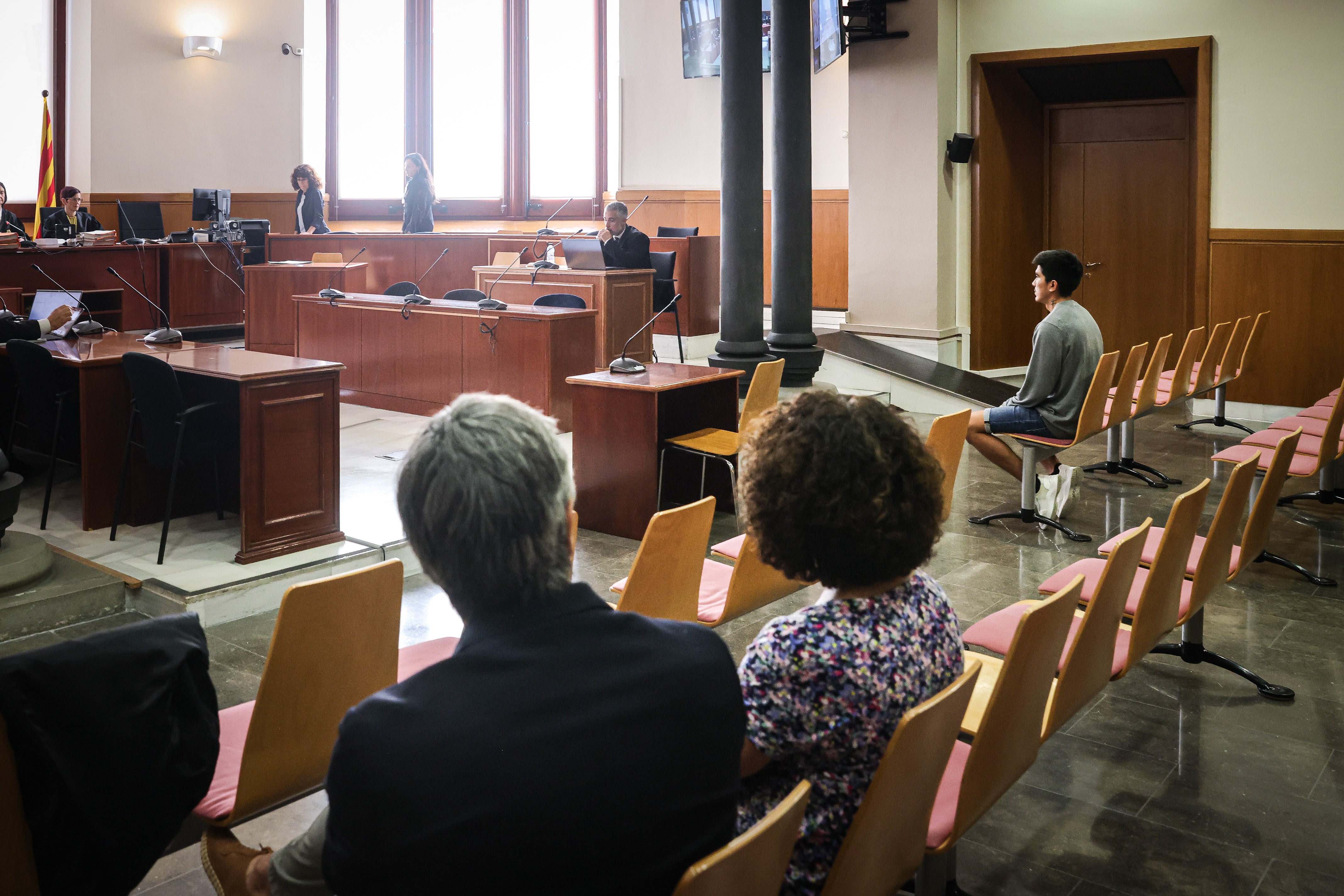 El acusado de la brutal violación buscó "chica violada en Igualada" días después de los hechos El acusado de la brutal violación buscó "chica violada en Igualada" días después de los hechos