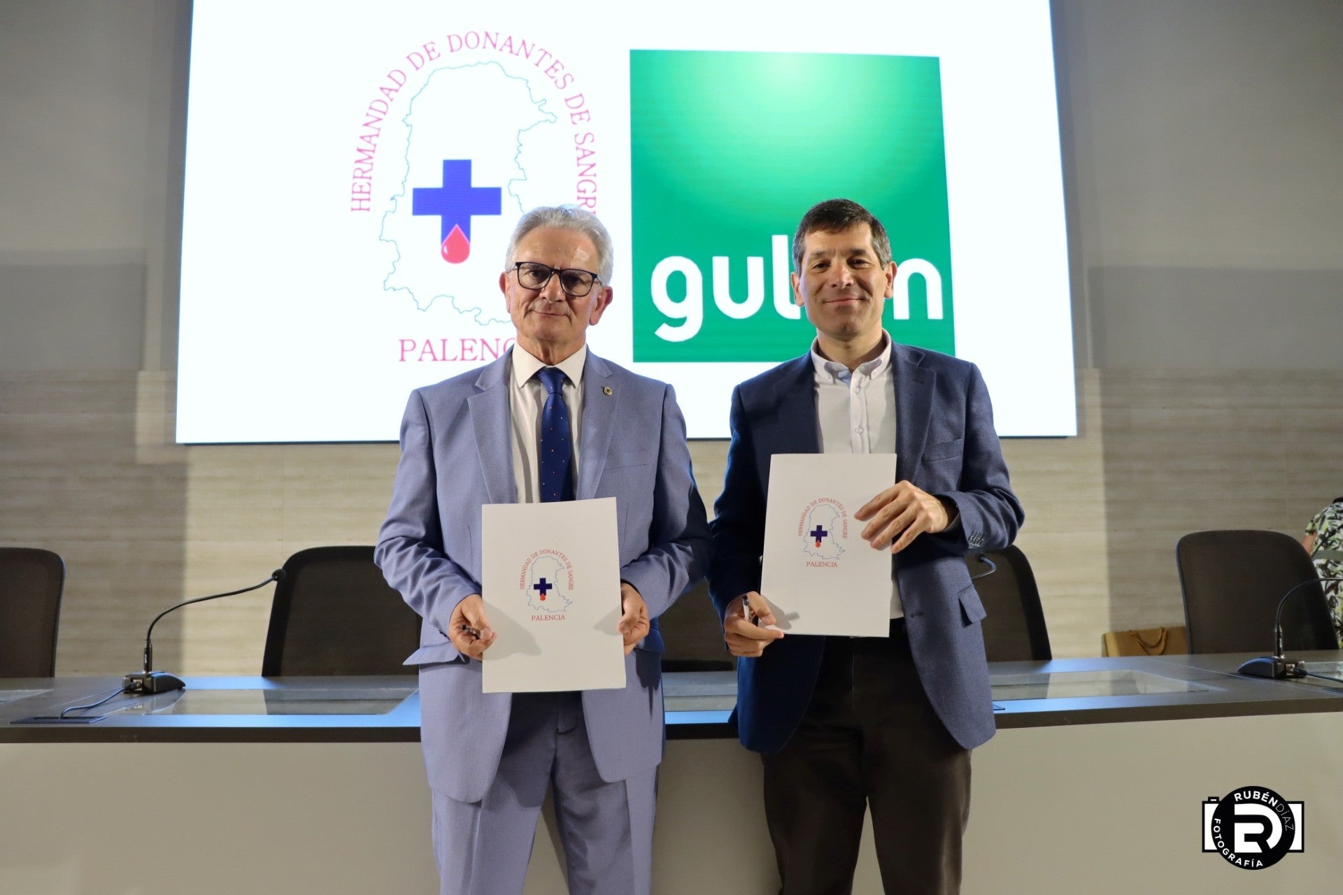Galletas Gullón y la Hermandad de Donantes de Sangre de Palencia impulsan su colaboración Galletas Gullón y la Hermandad de Donantes de Sangre de Palencia impulsan su colaboración