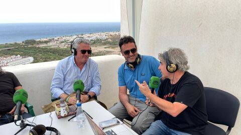 Juan de la Cruz, delegado de Salud de la Junta de Andaluc&iacute;a, en el Faro de Moj&aacute;car