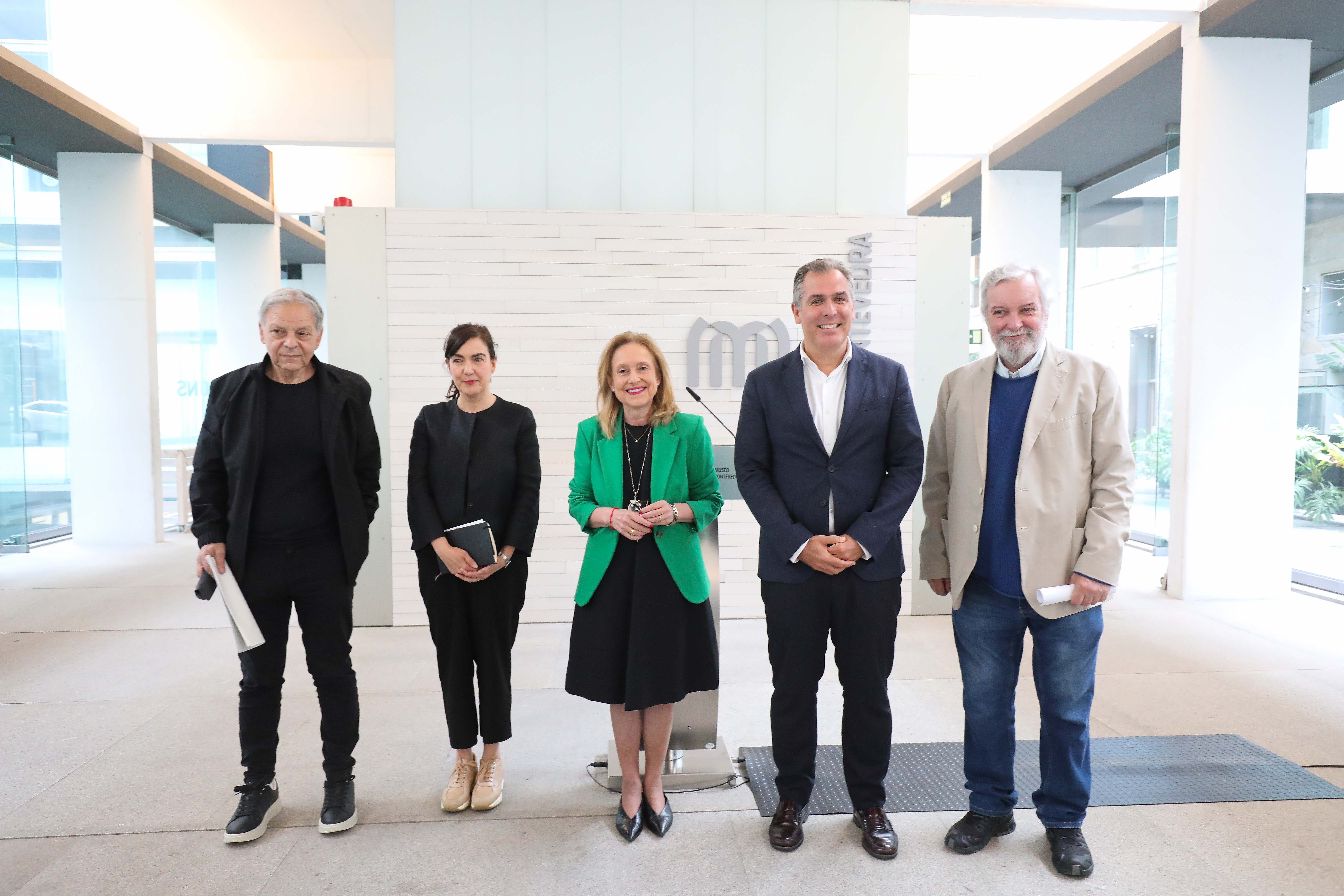 Antón Castro será o comisario da Bienal de Arte de Pontevedra 2025 Antón Castro será o comisario da Bienal de Arte de Pontevedra 2025