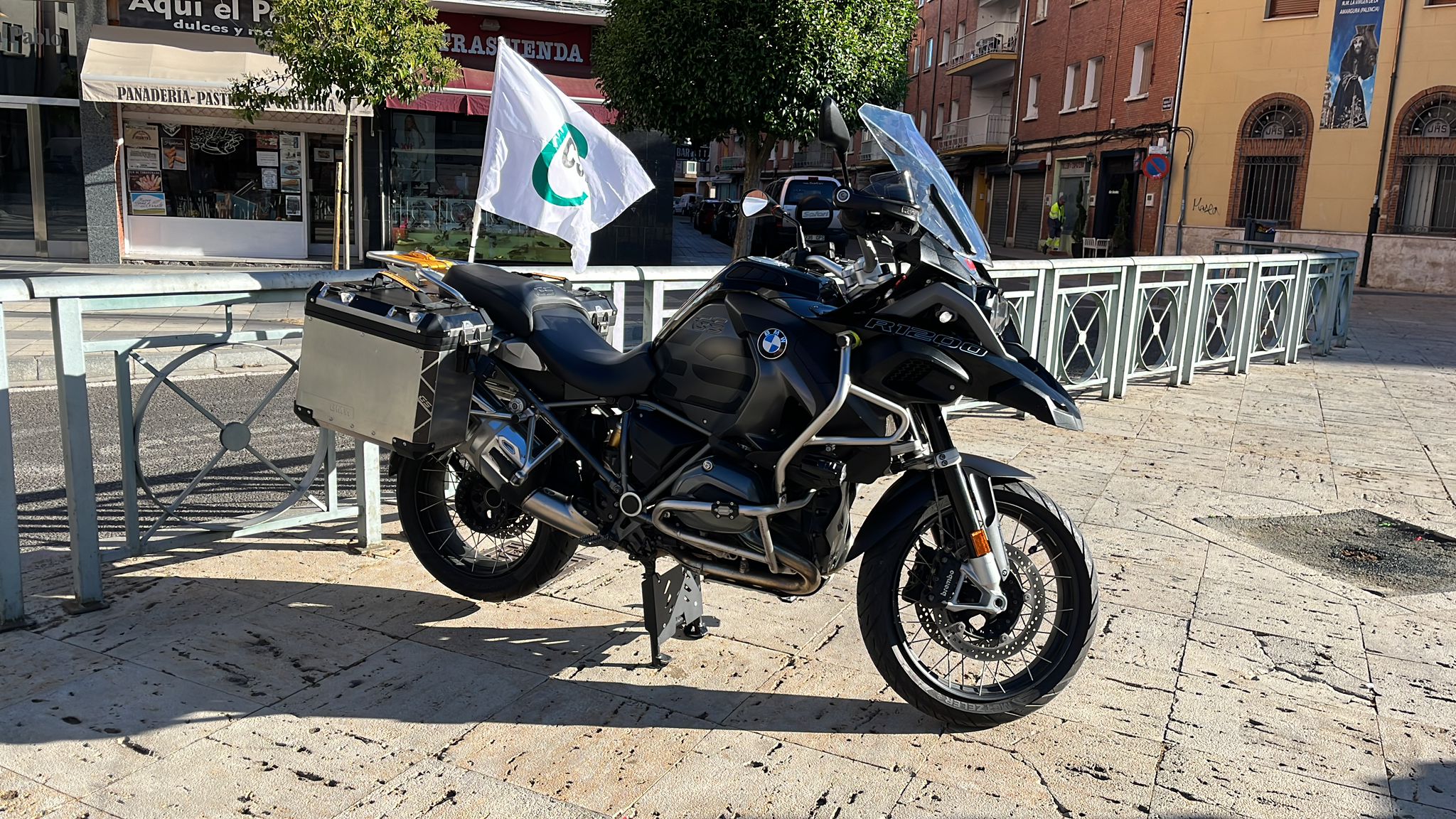 La Ruta Motera de CSIF Palencia recauda 450 kg de alimentos La Ruta Motera de CSIF Palencia recauda 450 kg de alimentos
