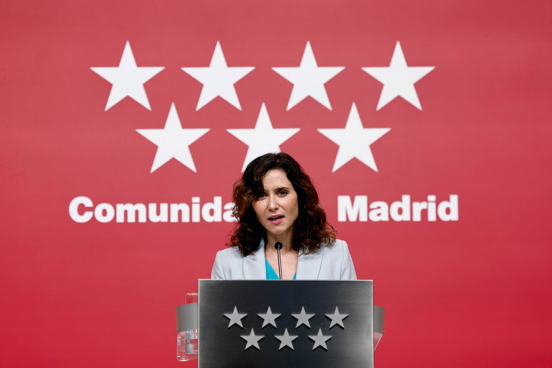 Ayuso otorgará a Milei la Medalla de la Comunidad en medio de la tensión con Pedro Sánchez Ayuso otorgará a Milei la Medalla de la Comunidad en medio de la tensión con Pedro Sánchez