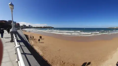 Un verano de calor y poca lluvia. verano Gijón