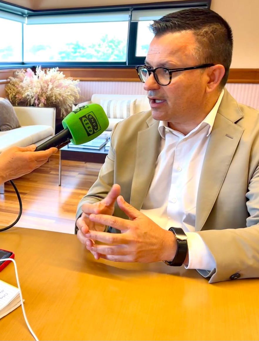 José González: "Como se mantiene el comercio no es con prohibiciones y con posiciones en contra del turismo" José González: "Como se mantiene el comercio no es con prohibiciones y con posiciones en contra del turismo"