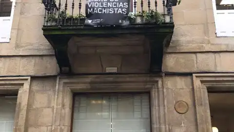 Un grupo de 23 personas activistas propaestinos entran en la Casa da Balconada y boicotean la entrada del gerente de la USC Un grupo de 23 personas activistas propaestinos entran en la Casa da Balconada y boicotean la entrada del gerente de la USC