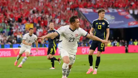 Shaqiri celebra su gol en el Escocia - Suiza de la Eurocopa 2024 Shaqiri celebra su gol en el Escocia - Suiza de la Eurocopa 2024