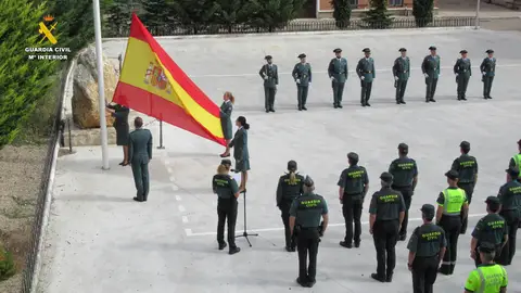 La Guardia Civil de Palencia realiza un acto militar en homenaje al X aniversario de la proclamación de Su Majestad el Rey .