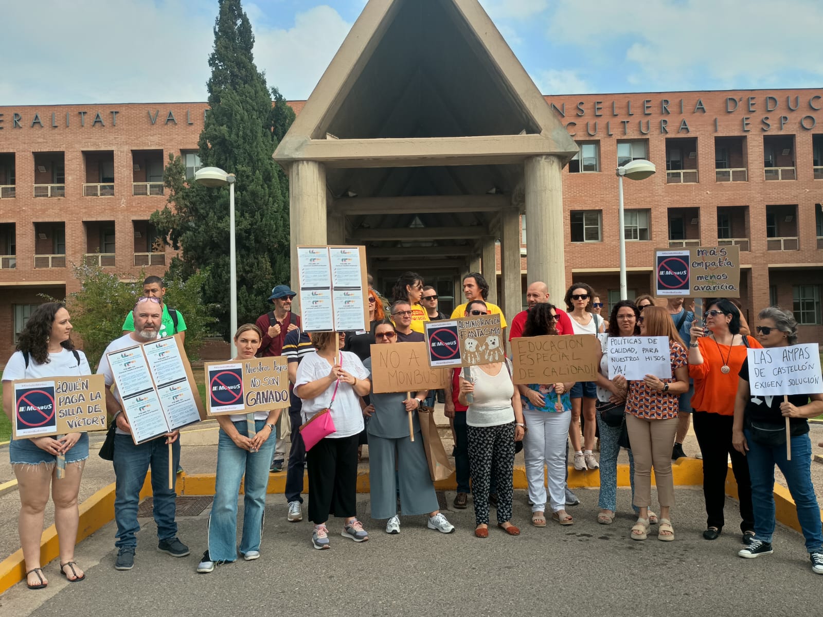 Las familias con hijos en Centros de Educación Especial reclaman que puedan formarse durante toda la vida Las familias con hijos en Centros de Educación Especial reclaman que puedan formarse durante toda la vida