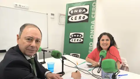 José Ángel Andrés, presidente de Fundación Caja Navarra y Marisa Lacabe José Ángel Andrés, presidente de Fundación Caja Navarra y Marisa Lacabe