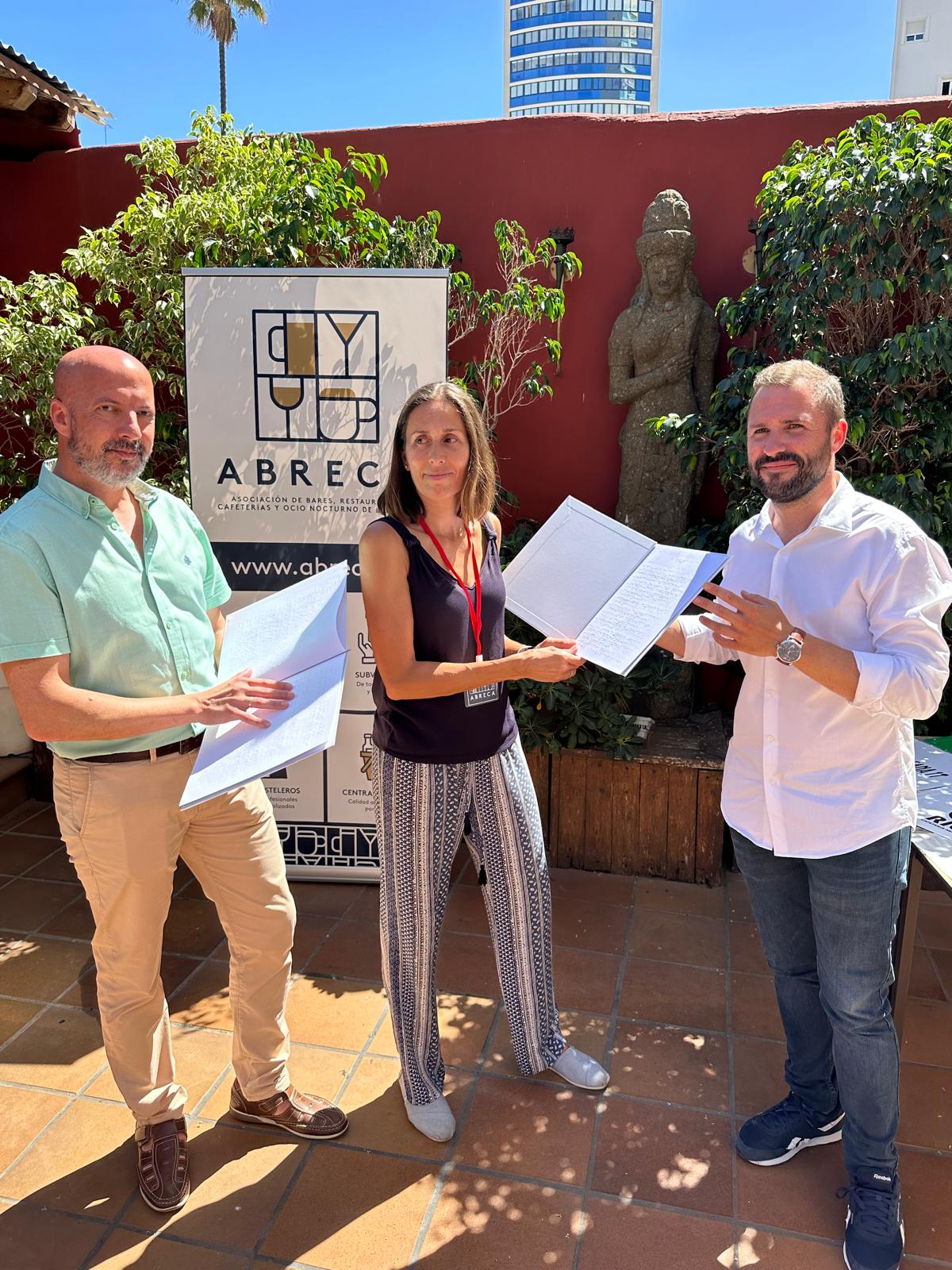 Ocho establecimientos asociados a ABRECA, dispondrán de cartas de sus productos en Braille Ocho establecimientos asociados a ABRECA, dispondrán de cartas de sus productos en Braille