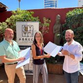Ocho establecimientos asociados a ABRECA, dispondrán de cartas de sus productos en Braille